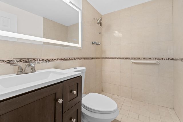 1880 S Treasure Dr 4H, North Bay Village, FL 33141