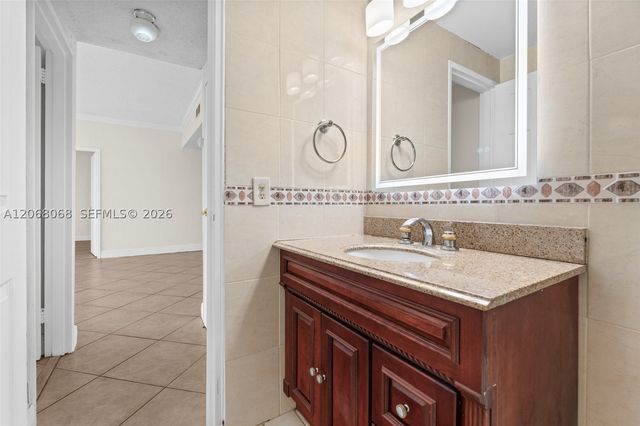 1880 S Treasure Dr 4H, North Bay Village, FL 33141