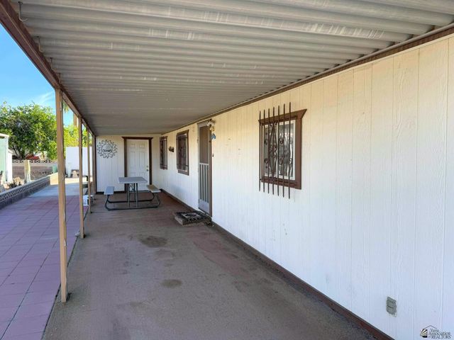 2033 S Roadrunner Ave, Yuma, AZ 85365