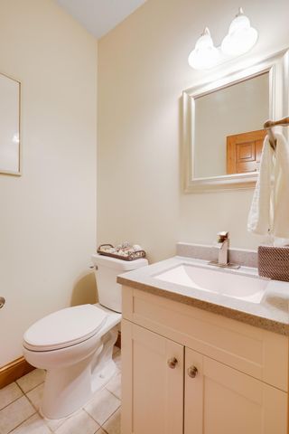 5900 Vernon Avenue S, Edina, MN 55436