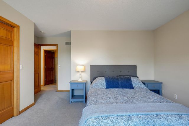 5900 Vernon Avenue S, Edina, MN 55436