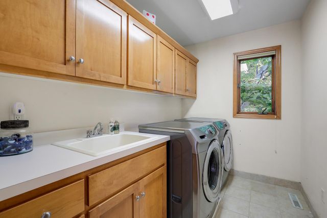 5900 Vernon Avenue S, Edina, MN 55436