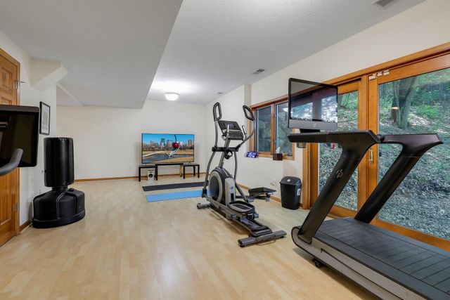 5900 Vernon Avenue S, Edina, MN 55436