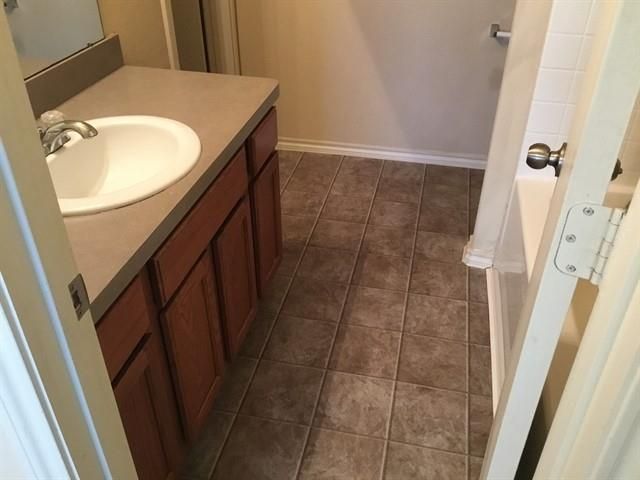 2802 Wisner Circle, Houston, TX 77014