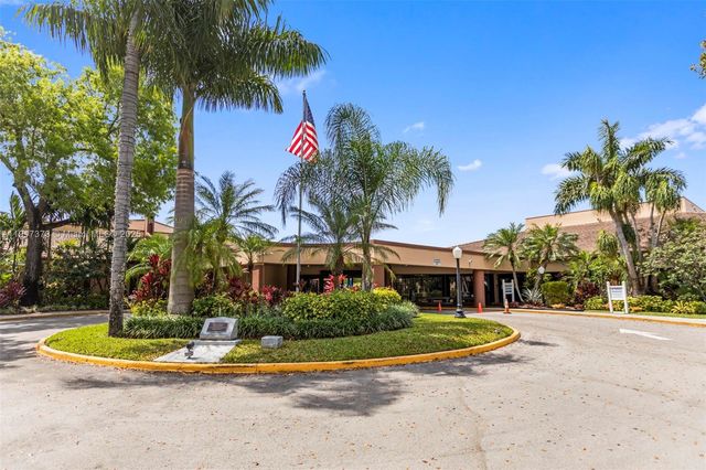 9121 Sunrise Lakes Boulevard 104, Sunrise, FL 33322