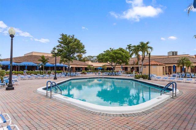 9121 Sunrise Lakes Boulevard 104, Sunrise, FL 33322