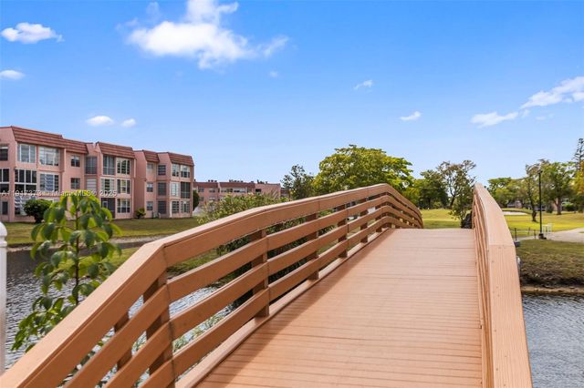 9121 Sunrise Lakes Boulevard 104, Sunrise, FL 33322