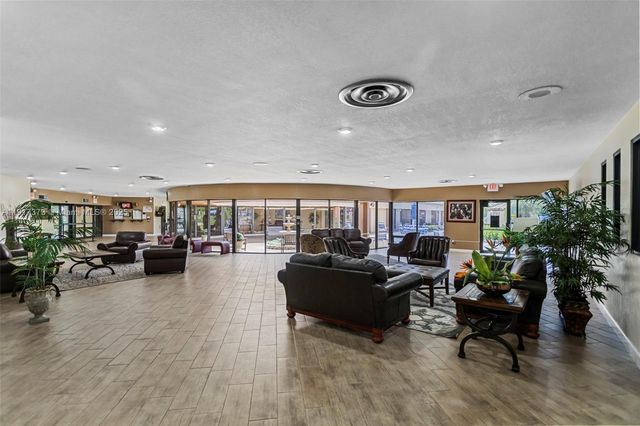 9121 Sunrise Lakes Boulevard 104, Sunrise, FL 33322
