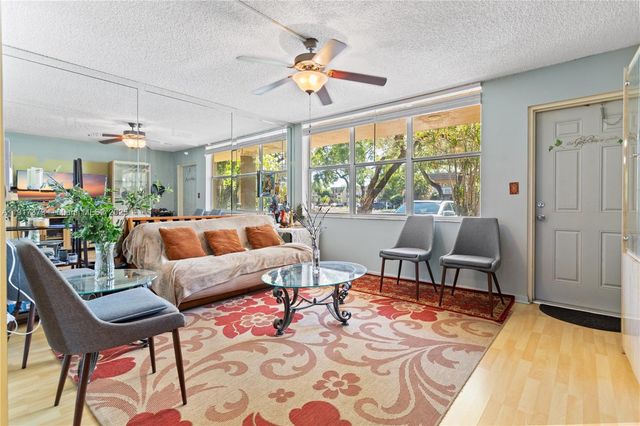 9121 Sunrise Lakes Boulevard 104, Sunrise, FL 33322