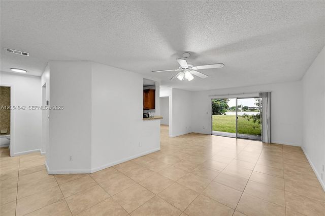 3453 NW 44th St 107, Oakland Park, FL 33309
