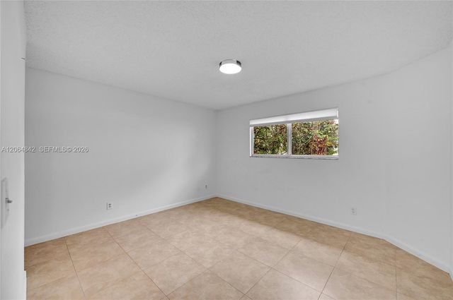 3453 NW 44th St 107, Oakland Park, FL 33309