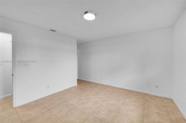 3453 NW 44th St 107, Oakland Park, FL 33309