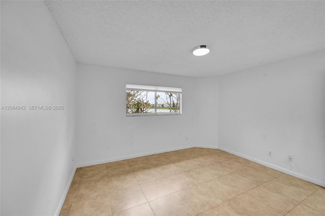 3453 NW 44th St 107, Oakland Park, FL 33309