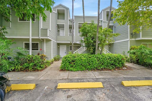 3453 NW 44th St 107, Oakland Park, FL 33309