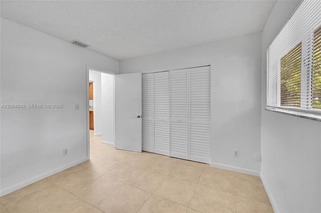 3453 NW 44th St 107, Oakland Park, FL 33309