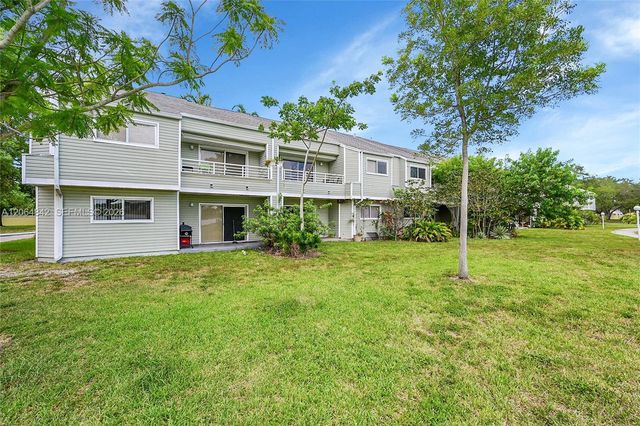 3453 NW 44th St 107, Oakland Park, FL 33309