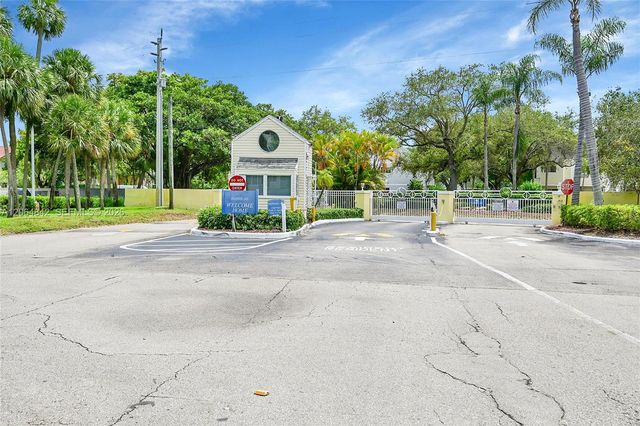 3453 NW 44th St 107, Oakland Park, FL 33309