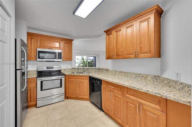 3453 NW 44th St 107, Oakland Park, FL 33309