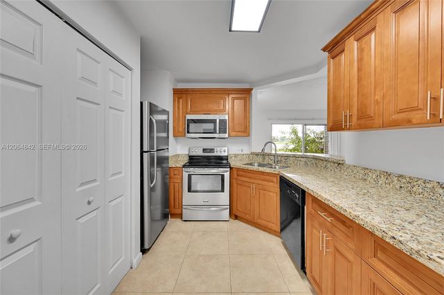 3453 NW 44th St 107, Oakland Park, FL 33309