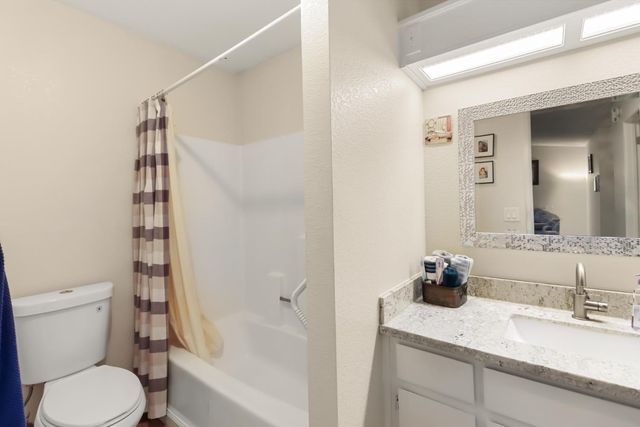 7414 Sun Point Ln, Sacramento, CA 95828