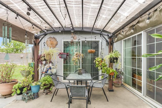 7414 Sun Point Ln, Sacramento, CA 95828