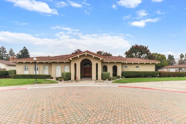 7414 Sun Point Ln, Sacramento, CA 95828