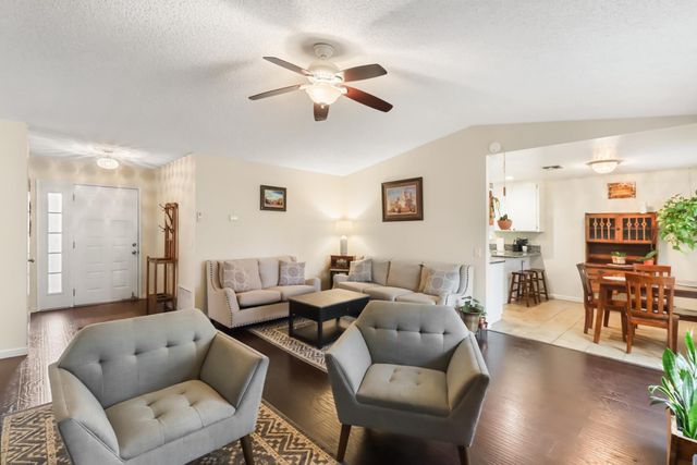 7414 Sun Point Ln, Sacramento, CA 95828