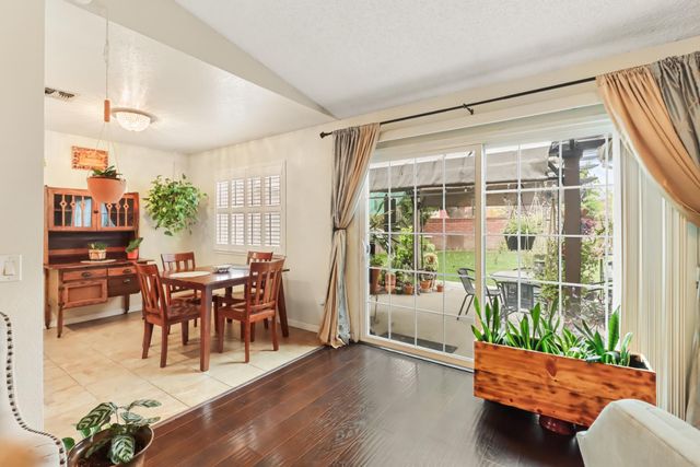 7414 Sun Point Ln, Sacramento, CA 95828