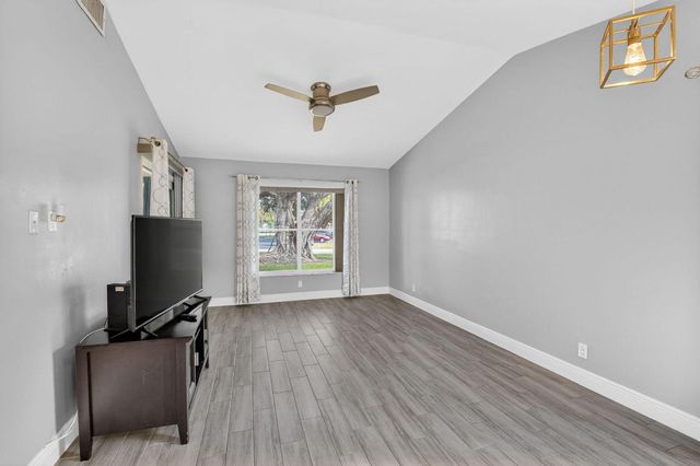 28 Via De Casas Norte 28, Boynton Beach, FL 33426