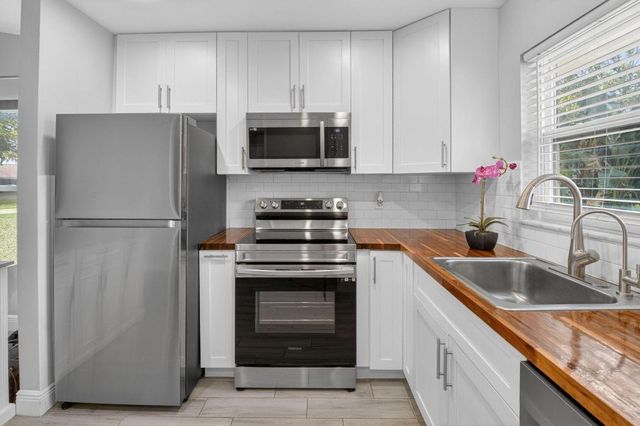 28 Via De Casas Norte 28, Boynton Beach, FL 33426