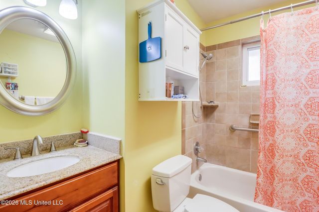 2185 Floyd Drive, Biloxi, MS 39531