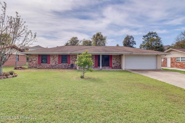 2185 Floyd Drive, Biloxi, MS 39531