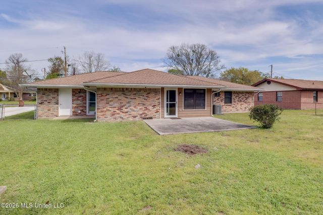 2185 Floyd Drive, Biloxi, MS 39531