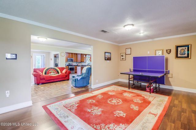 2185 Floyd Drive, Biloxi, MS 39531