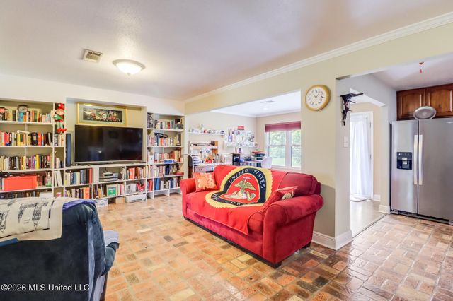 2185 Floyd Drive, Biloxi, MS 39531