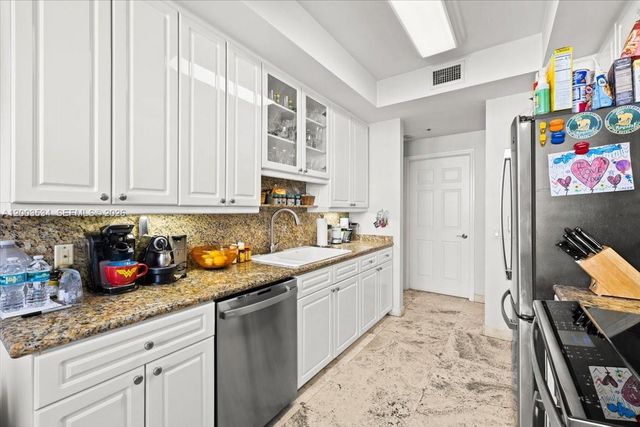 808 BRICKELL KEY DR 1205, Miami, FL 33131