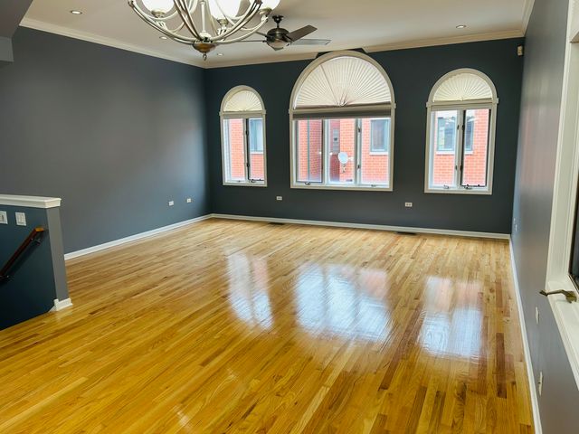 1918 S LOUIE Parkway, Chicago, IL 60616