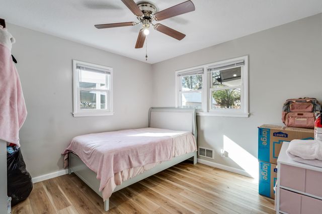 3009 S Bennett Ave, Wichita, KS 67217