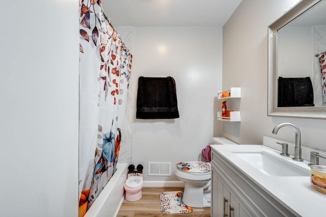 3009 S Bennett Ave, Wichita, KS 67217