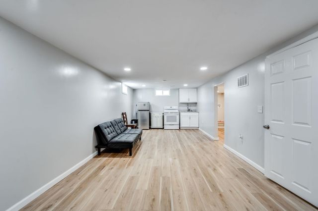 3009 S Bennett Ave, Wichita, KS 67217