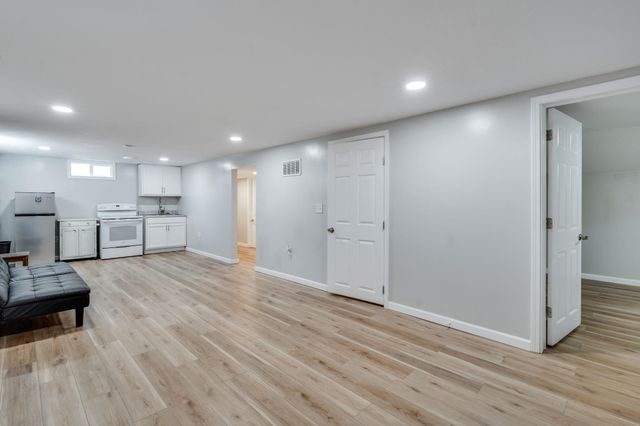 3009 S Bennett Ave, Wichita, KS 67217