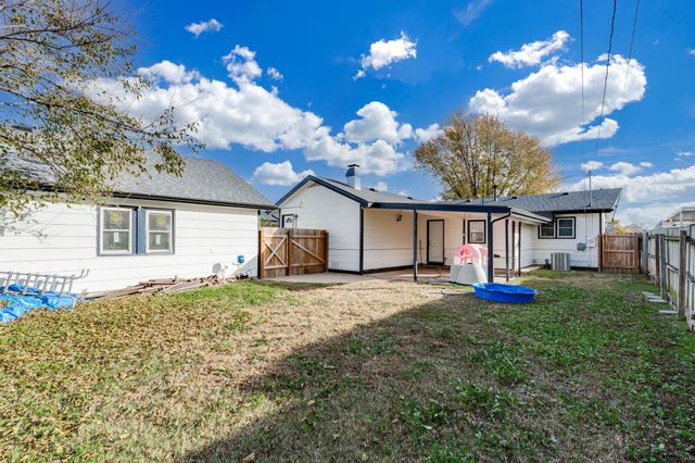 3009 S Bennett Ave, Wichita, KS 67217