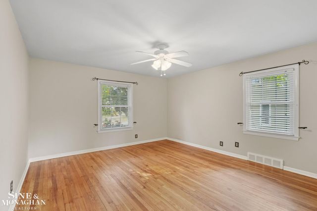 1575 FORD Court, Grosse Pointe Woods, MI 48236