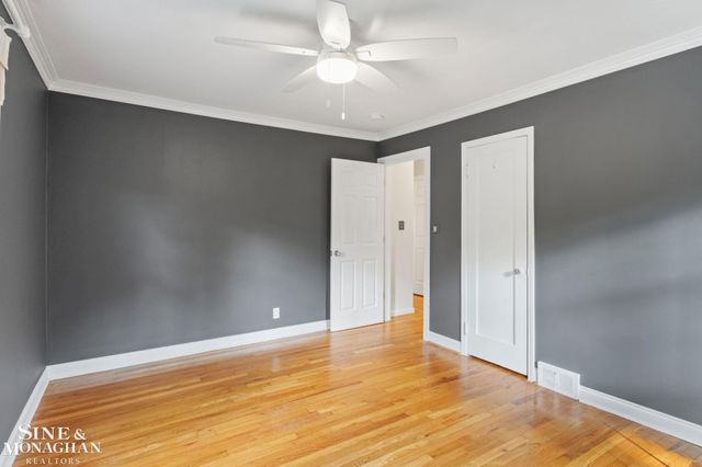 1575 FORD Court, Grosse Pointe Woods, MI 48236