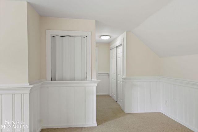 1575 FORD Court, Grosse Pointe Woods, MI 48236