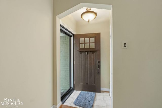 1575 FORD Court, Grosse Pointe Woods, MI 48236