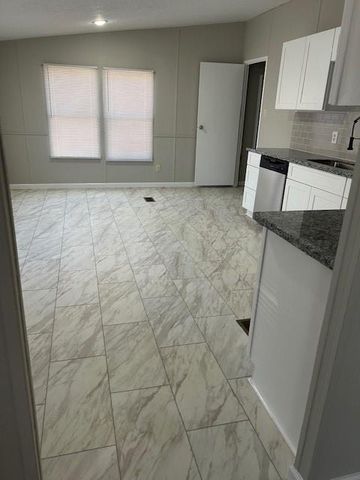 4452 Grand Oaks Drive, Willis, TX 77378