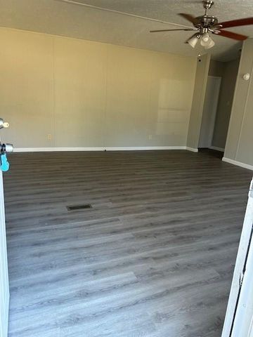 4452 Grand Oaks Drive, Willis, TX 77378