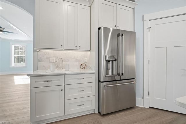 966 W Ocean View AVE, Norfolk, VA 23503