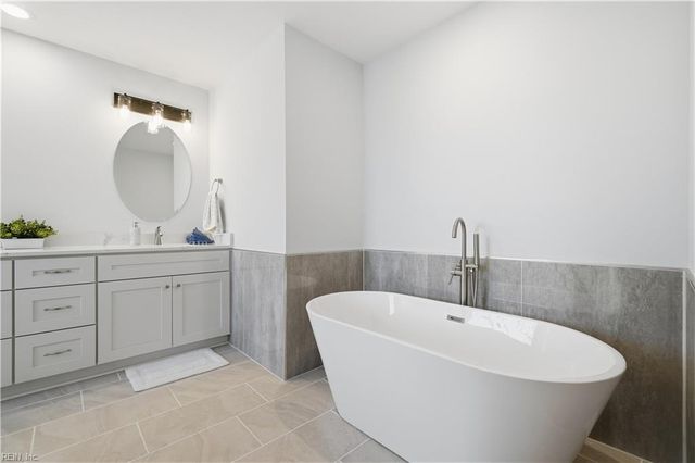 966 W Ocean View AVE, Norfolk, VA 23503